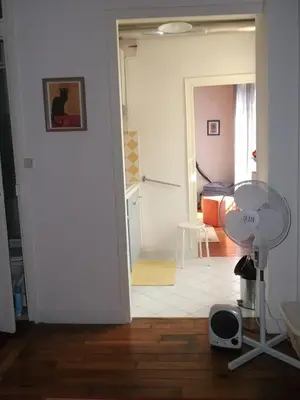 Salle de bains dans l'établissement Appartement calme Paris XXeme