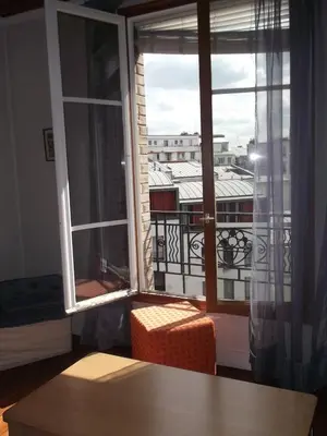 Balcon ou terrasse dans l'établissement Appartement calme Paris XXeme
