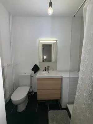 Salle de bains dans l'établissement studio paris 13