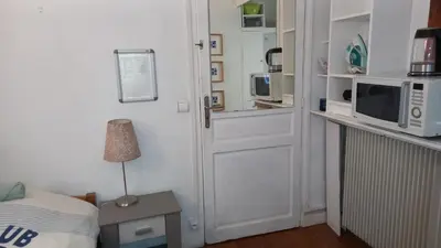 Cuisine ou kitchenette dans l'établissement REF 11 studio BAGNEUX 5 minutes à pied métro ligne 4