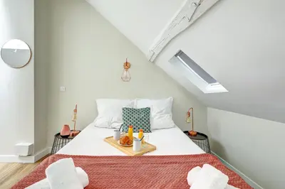 Un ou plusieurs lits dans un hébergement de l'établissement Bluestay 24 - Superb apartment in Paris