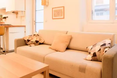 Coin salon dans l'établissement Charming 4p apartment in the heart of the 18th
