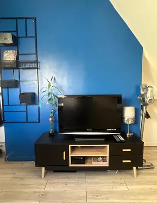 Télévision ou salle de divertissement dans l'établissement Studio in le Marais SILM