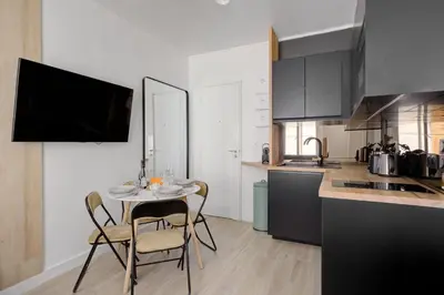 Cuisine ou kitchenette dans l'établissement 343 Michau - Cozy apartment near Sacré-Coeur