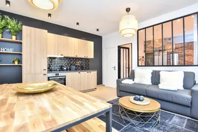 Cuisine ou kitchenette dans l'établissement Charmant appartement Paris