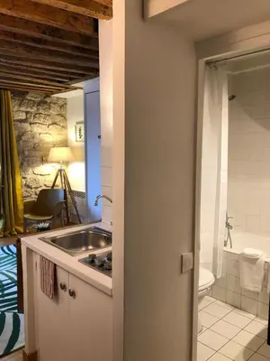 Salle de bains dans l'établissement Coup de cœur à Montorgueil