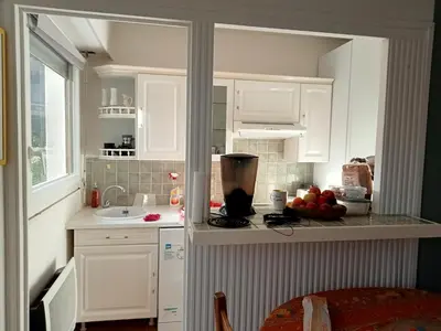 Cuisine ou kitchenette dans l'établissement Appartement 11e
