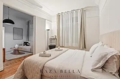 Un ou plusieurs lits dans un hébergement de l'établissement Nice flat in Neuilly sur Seine