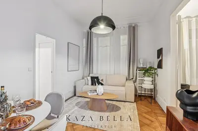 Coin salon dans l'établissement Nice flat in Neuilly sur Seine