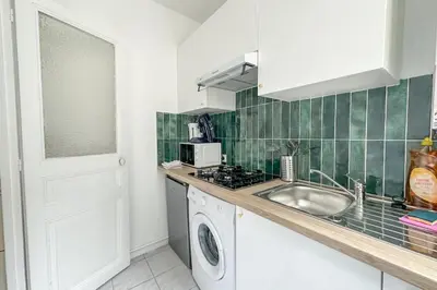Cuisine ou kitchenette dans l'établissement Flexliving - private bedroom - Balard