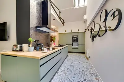 Cuisine ou kitchenette dans l'établissement Bluestay 40 - Superb apartment in Paris