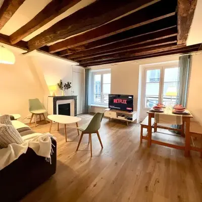 Appartement Typique au Coeur du Marais