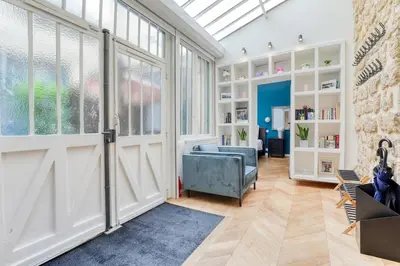 Coin salon dans l'établissement Beautiful loft 130m2 Louvre Palais Royal - II