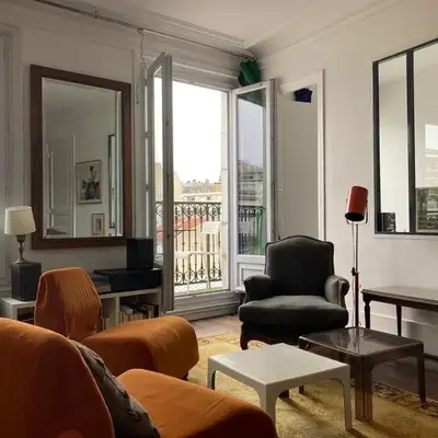 Luminous and inspiring arty home