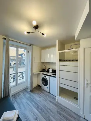Cuisine ou kitchenette dans l'établissement Cute studio - Canal Saint Martin
