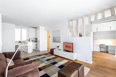 Cuisine ou kitchenette dans l'établissement GuestReady - Perfect home in the heart of Paris