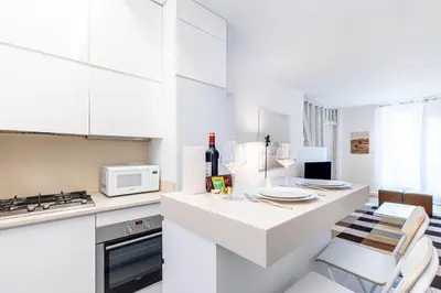 Cuisine ou kitchenette dans l'établissement GuestReady - Perfect home in the heart of Paris
