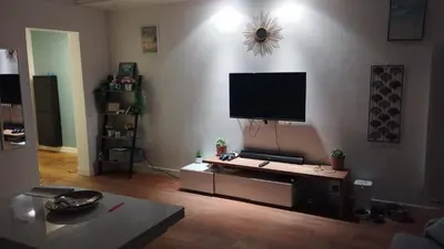 Télévision ou salle de divertissement dans l'établissement Chambre chez l'habitant à Paris centre
