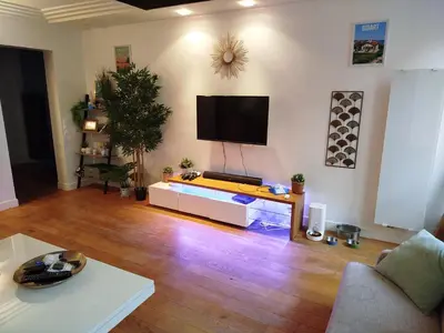 Télévision ou salle de divertissement dans l'établissement Chambre chez l'habitant à Paris centre