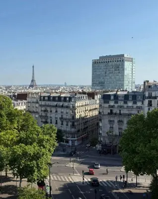 Vue générale sur Paris ou vue de la ville depuis l'appartement