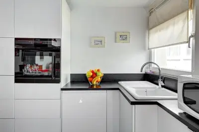 Cuisine ou kitchenette dans l'établissement Bluestay 223 - Superb apartment in Paris