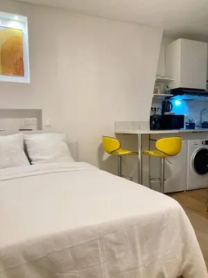 Cuisine ou kitchenette dans l'établissement Studio Pantin - Parc La Villette