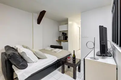 Un ou plusieurs lits dans un hébergement de l'établissement Bluestay 224 - Superb apartment in Paris