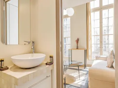 Salle de bains dans l'établissement Charming apartment - Marais - Mobility lease