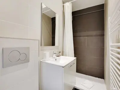 Salle de bains dans l'établissement Cosy flat ideally - heart of Paris
