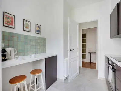 Cuisine ou kitchenette dans l'établissement Superb apartment 2BDR 6P- Mairie de Neuilly