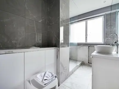 Salle de bains dans l'établissement Super flat near Grands Boulevards - Mobility lease