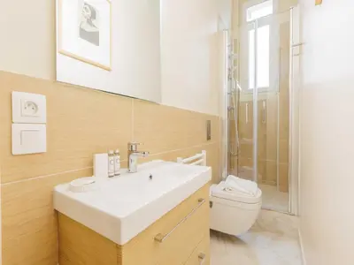 Salle de bains dans l'établissement Superb central 2BDR 4P apartment - Palais Royal