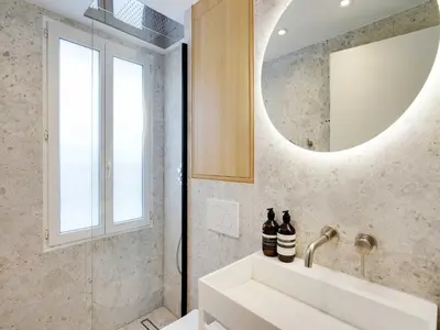 Salle de bains dans l'établissement Modern apt with balcony - 1BR 2P - Saint Lazare