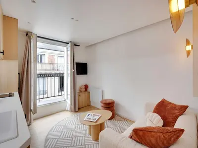 Coin salon dans l'établissement Modern apt with balcony - 1BR 2P - Saint Lazare