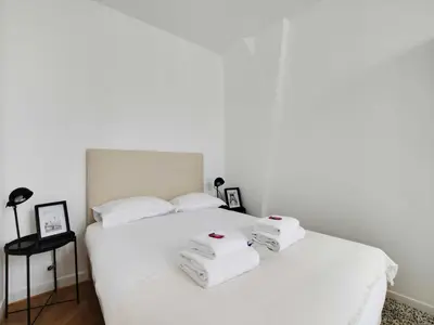 Un ou plusieurs lits dans un hébergement de l'établissement Studio 2pers - 20th ard - Mobility lease