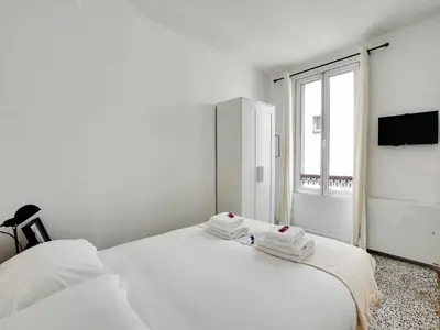 Un ou plusieurs lits dans un hébergement de l'établissement Studio 2pers - 20th ard - Mobility lease