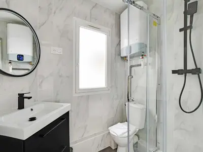 Salle de bains dans l'établissement Studio 2pers - 20th ard - Mobility lease