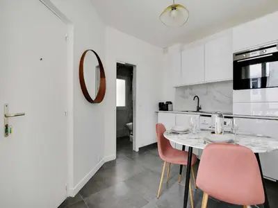 Cuisine ou kitchenette dans l'établissement Studio 2pers - 20th ard - Mobility lease