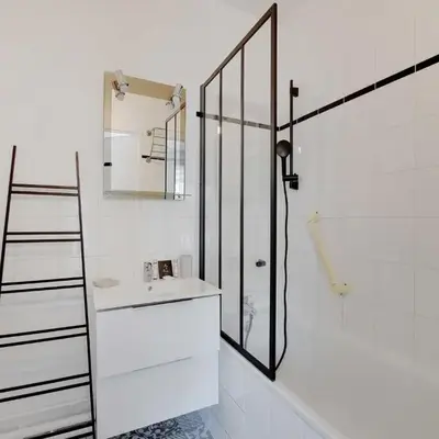 Super flat with balcony 2P 1 BDR - Levallois