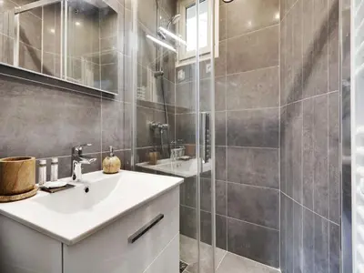 Salle de bains dans l'établissement Charming flat 1BDR 2P - Voltaire Bastille