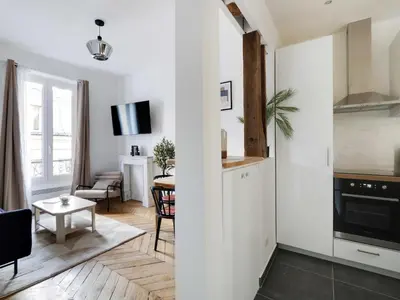 Cuisine ou kitchenette dans l'établissement Charming flat 1BDR 2P - Voltaire Bastille