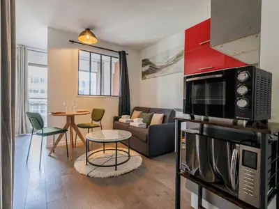 Cuisine ou kitchenette dans l'établissement Charming studio - Levallois-Perret - Mobility lease