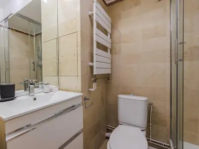 Salle de bains dans l'établissement Charming studio - Levallois-Perret - Mobility lease