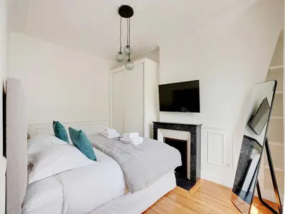 Télévision ou salle de divertissement dans l'établissement Charming 1BDR - Jardin des plantes Austerlitz