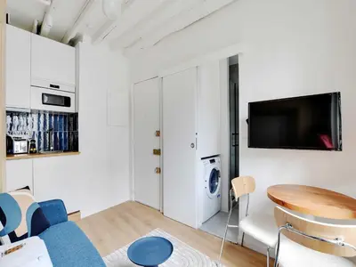 Télévision ou salle de divertissement dans l'établissement Pleasant studio - 2P - Passy Tour Eiffel