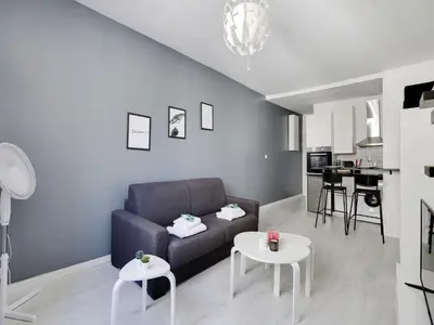 Cuisine ou kitchenette dans l'établissement Superb studio - Rivoli Hotel de ville - Mobility lease
