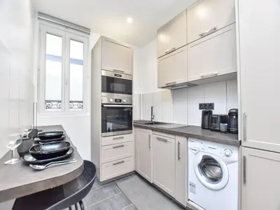 Cuisine ou kitchenette dans l'établissement Modern flat - 1BR 4P - Puteaux La Défense