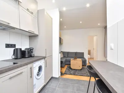 Cuisine ou kitchenette dans l'établissement Modern flat - 1BR 4P - Puteaux La Défense