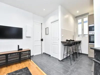 Cuisine ou kitchenette dans l'établissement Modern flat - 1BR 4P - Puteaux La Défense