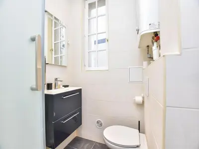 Salle de bains dans l'établissement Modern flat - 1BR 4P - Puteaux La Défense